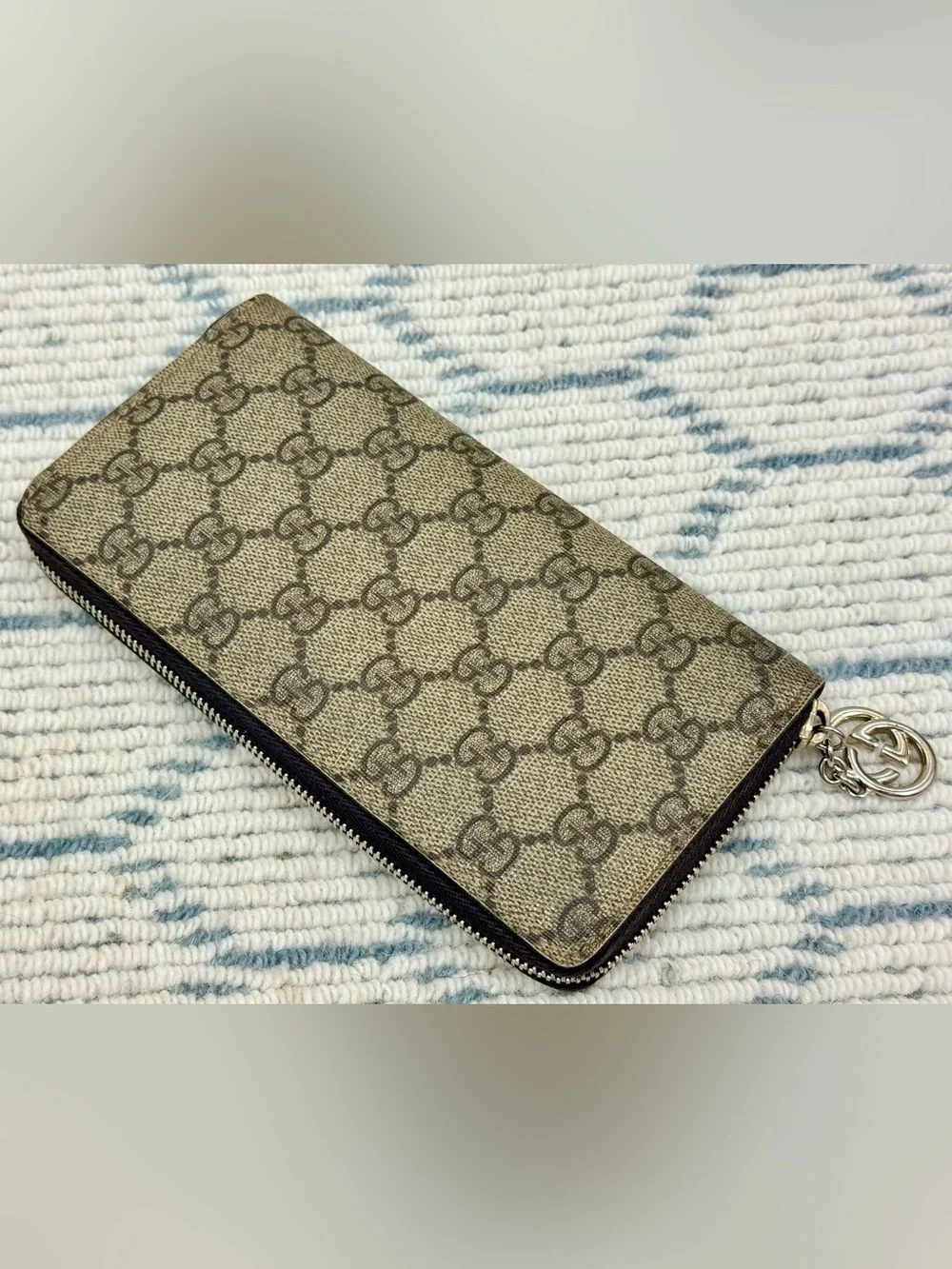 GUCCI Vintage Y2K Brown GG Monogram Supreme Canvas Zip-Around Wallet W/ G Charm - Picture 6 of 16
